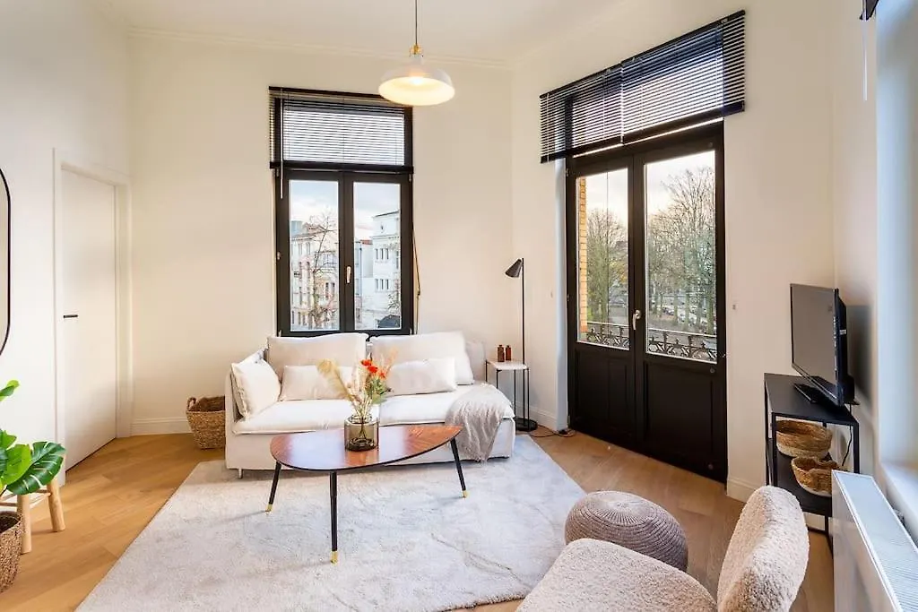 Stijlvol Hoek Appartement Antwerp Apartment